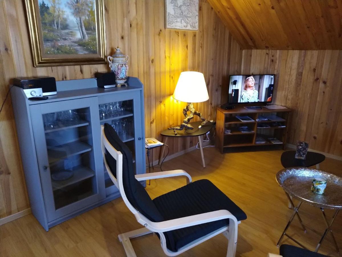 Cozy Apartment In Paliseul With Garden Carlsbourg Buitenkant foto