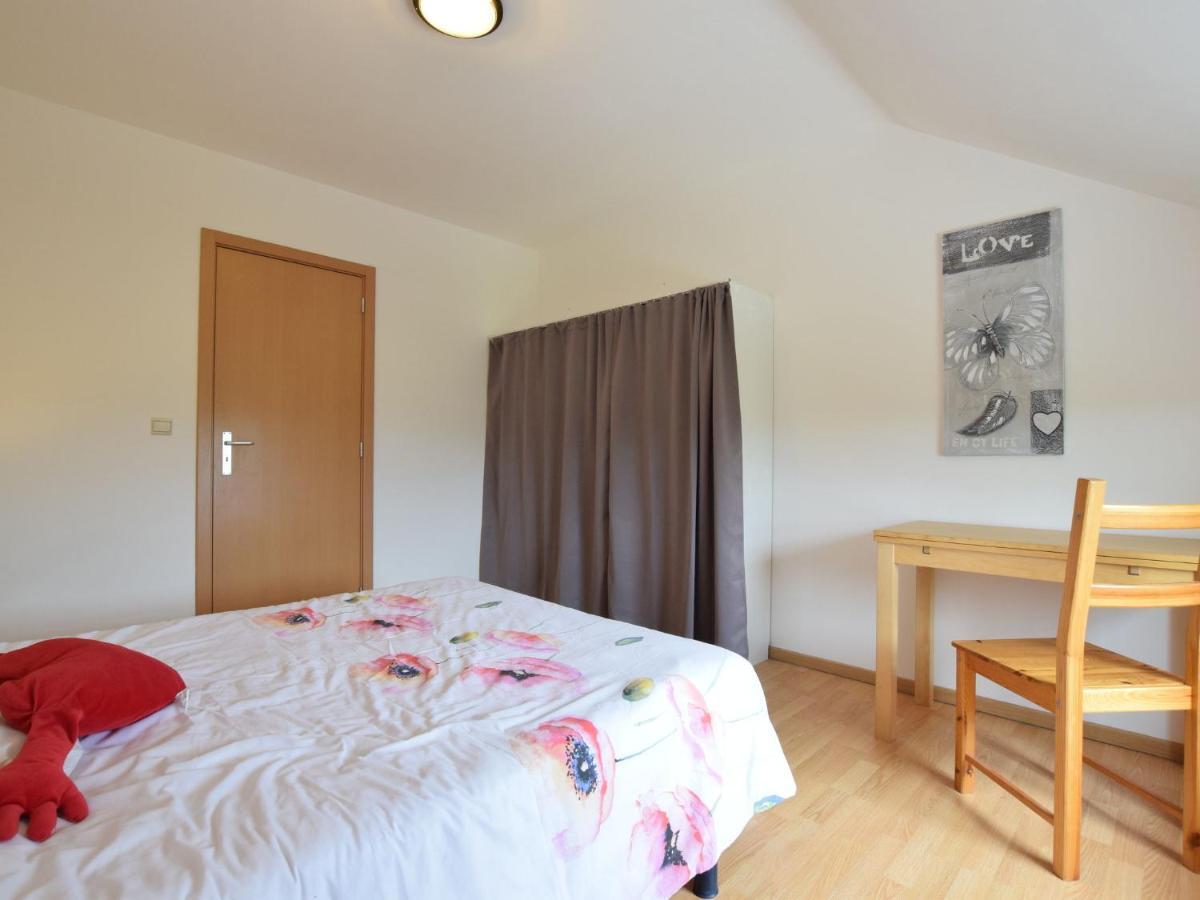 Cozy Apartment In Paliseul With Garden Carlsbourg Buitenkant foto